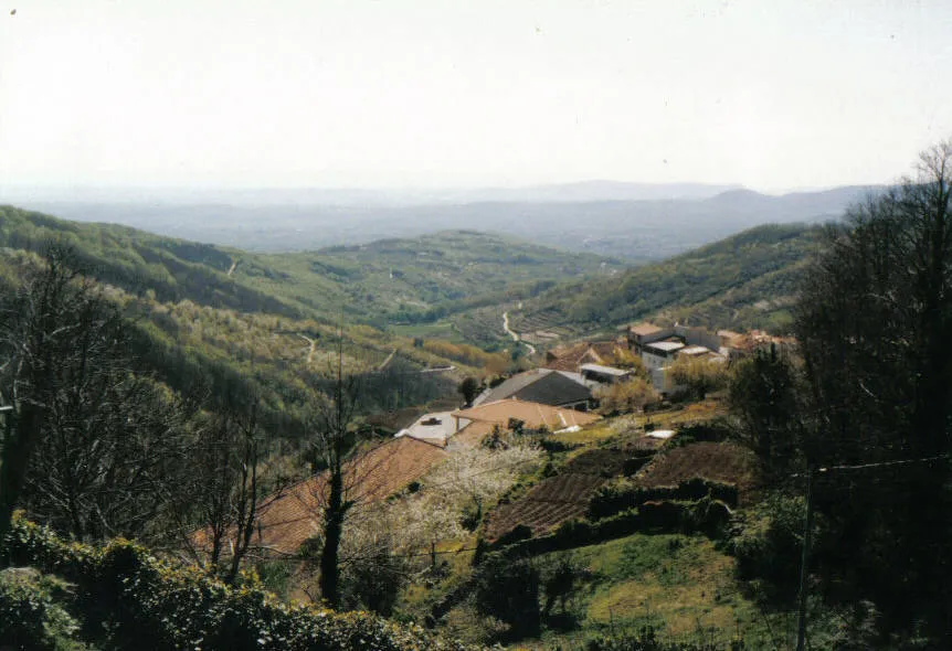 Paisaje de sierra alrededor del pueblo de Barrado, Valle del Jerte