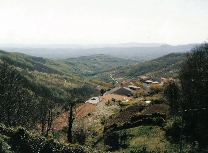 Paisaje de sierra alrededor del pueblo de Barrado, Valle del Jerte