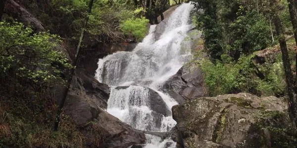 Cascadas de la Garganta de las Nogaledas, en Navaconcejo, Valle del Jerte