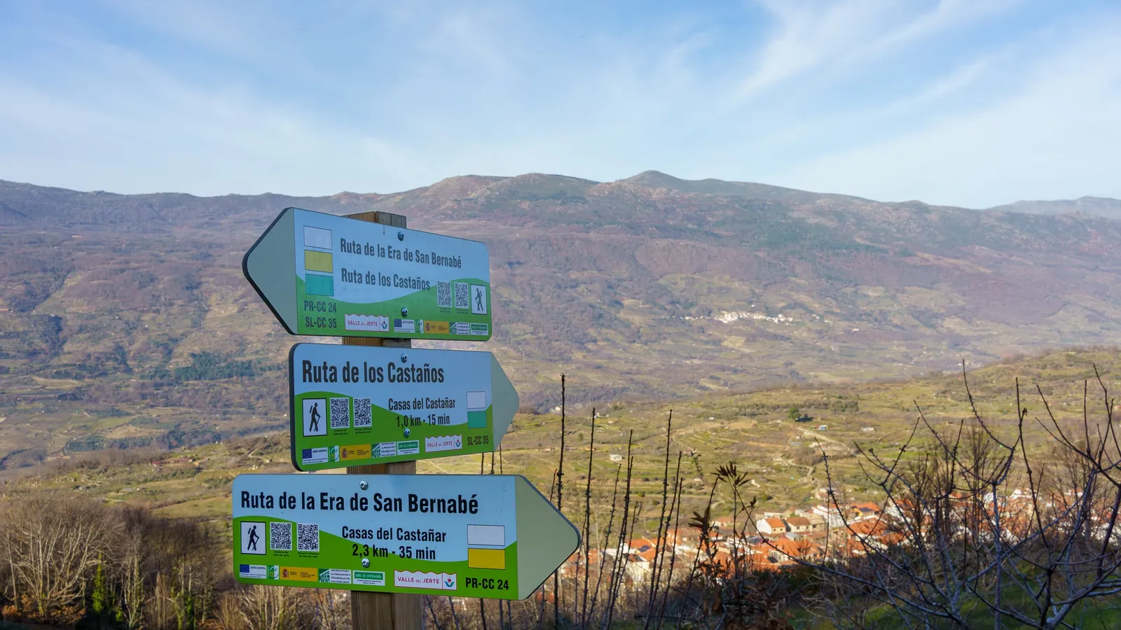 Señalización de la Ruta de los Castaños Milenarios y la Era de San Bernabé en Casas del Castañar, Valle del Jerte